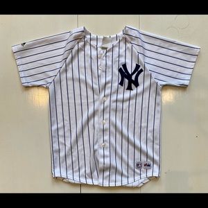Yankees Jersey     Boys Large     Jeter!